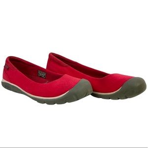 Keen Women's Konga Berry Red Flats Size 9